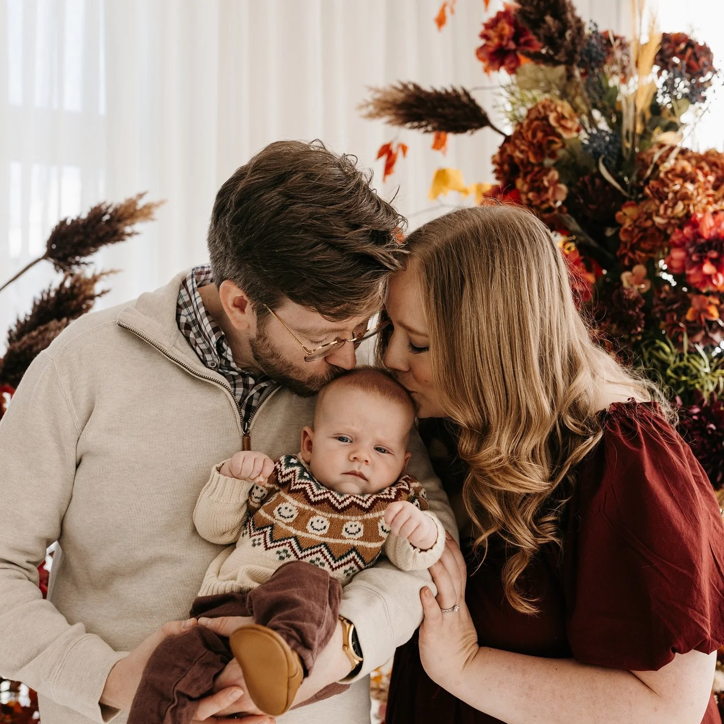 Grateful for everyone who joined me for fall minis and especially for my past brides turned mamas. Watching your families grow through my lens is such an honor. 